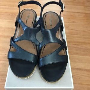 Tamaris navy leather wedge-New with box